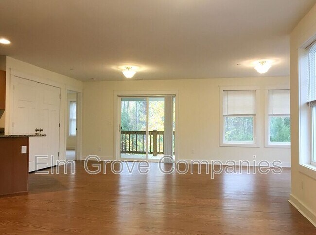 Building Photo - 46 Monroe Dr