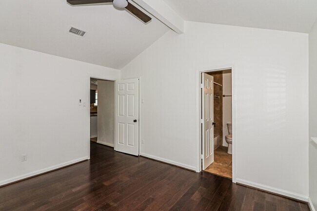 Foto del edificio - 28914 Champion Oaks Dr