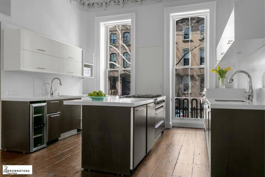 Foto principal - 471 Henry St