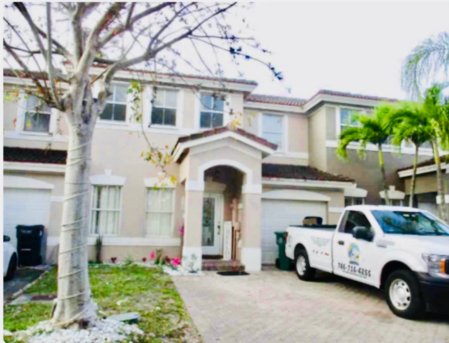 Foto del edificio - 16628 SW 47th Terrace