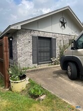 Building Photo - 117 E Crockett St