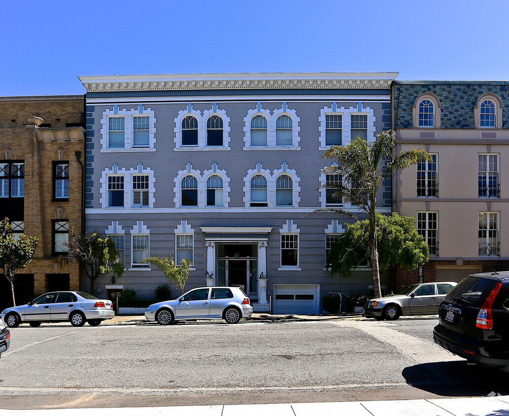 Building Photo - 2985 Pacific Ave