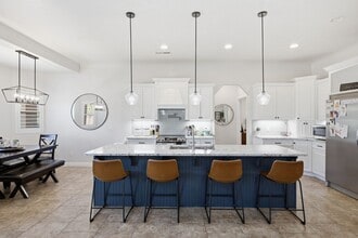 Building Photo - 1001 E Birken St