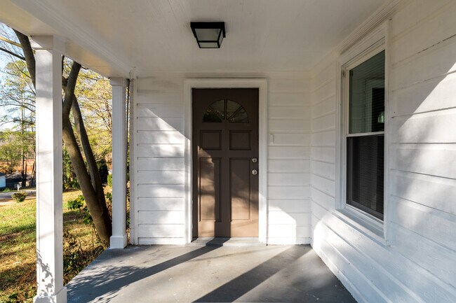 Foto del edificio - 1850 Hillsdale Dr