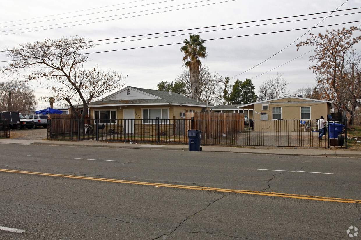 Building Photo - 2825-2827 Rio Linda Blvd