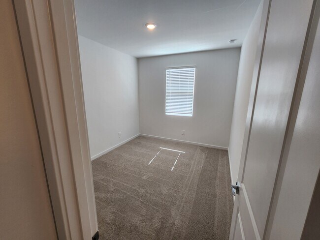Foto del edificio - 17592 W Monroe St