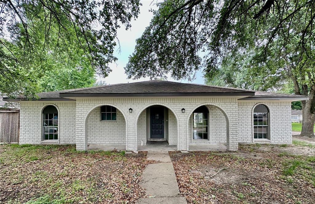 Primary Photo - 5926 Darkwood Dr