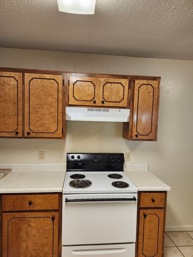 Área de cocina - 104 Post Oak Pl