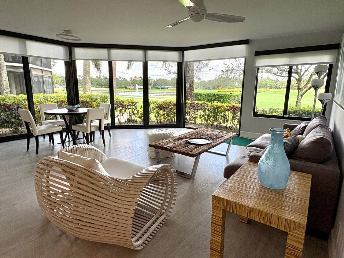 Foto principal - 7473 Victory Ln