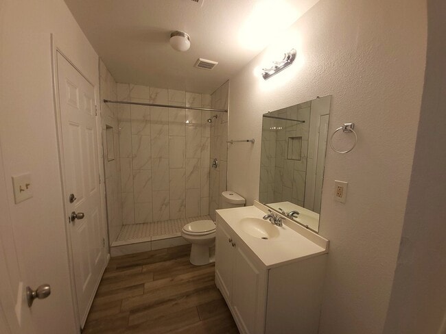 Building Photo - AFFORDABLE HOME WEST SIDE HOME!