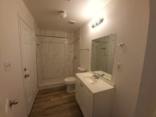 Foto del edificio - AFFORDABLE HOME WEST SIDE HOME!