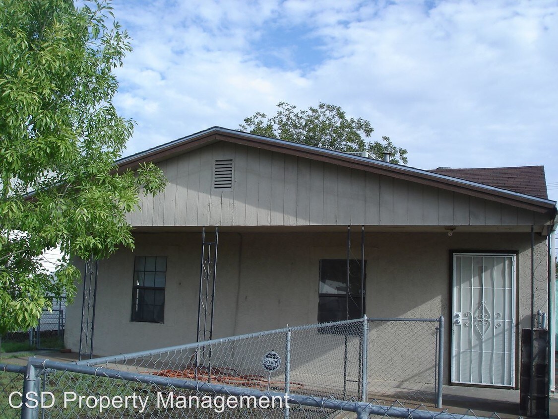 Primary Photo - 303 E Bland St