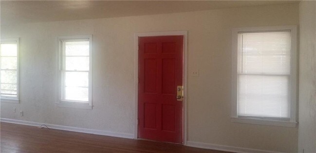 Building Photo - 461 Claremore St