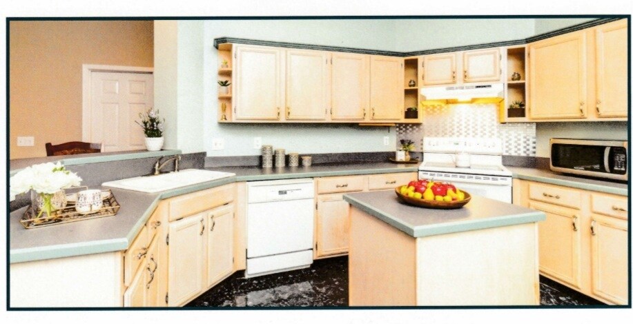 Building Photo - 9371 Jaybird Cir E
