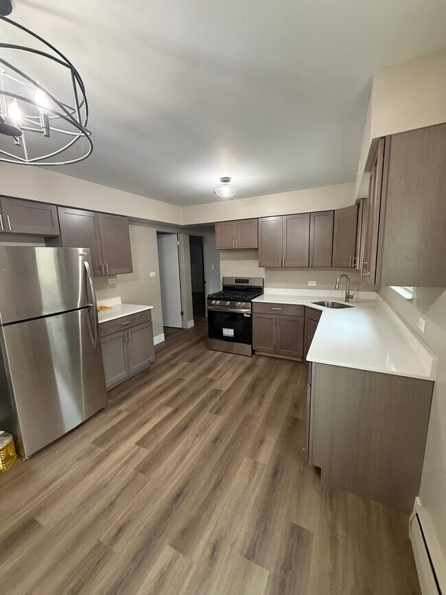 Foto del edificio - 5721 W Addison St