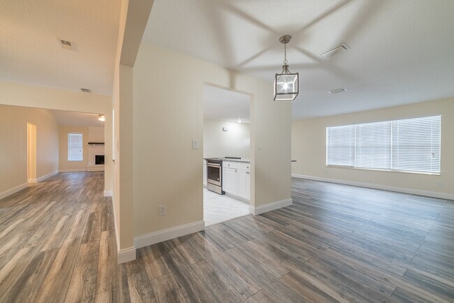 Foto del edificio - 785 Hawser St NE