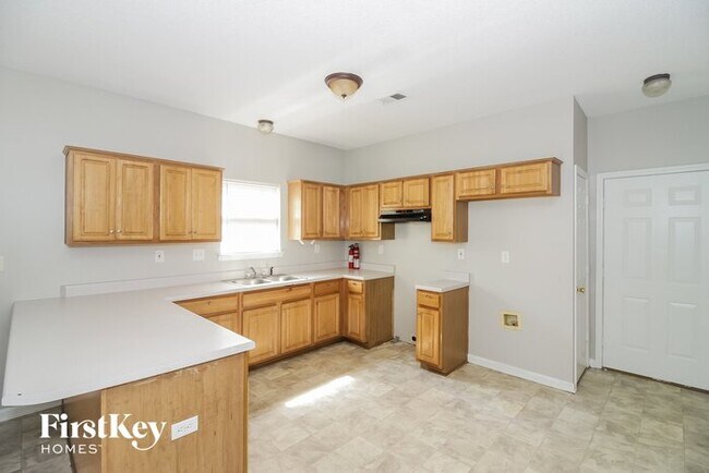 Building Photo - 7781 Wolf Hollow Dr