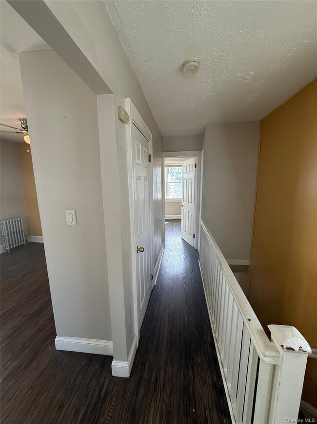 Building Photo - 105 Pilgrim Pl