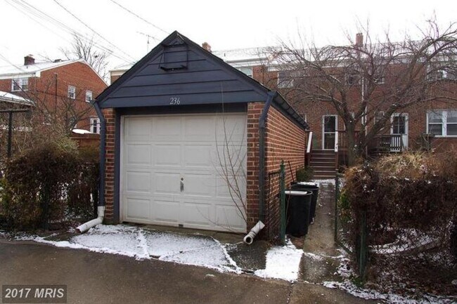 Building Photo - 236 Ridge Avenue