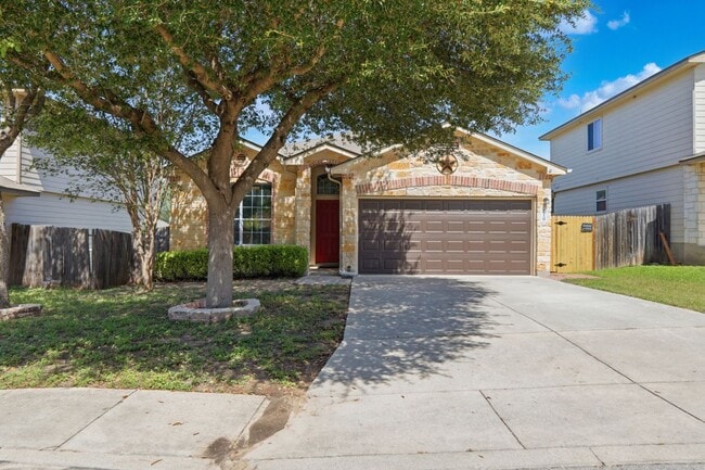 Building Photo - 810 Campion Red
