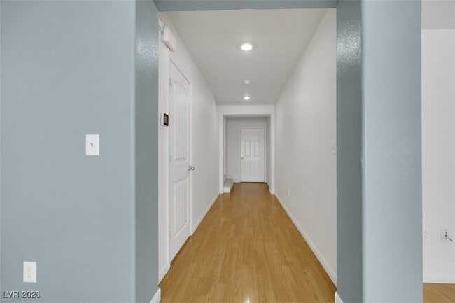 Foto del edificio - 321 Copper Pine Ave