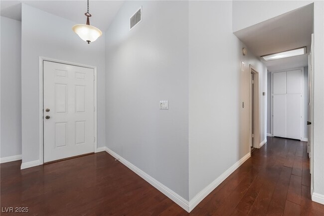 Foto del edificio - 5761 Cloverleaf Cir