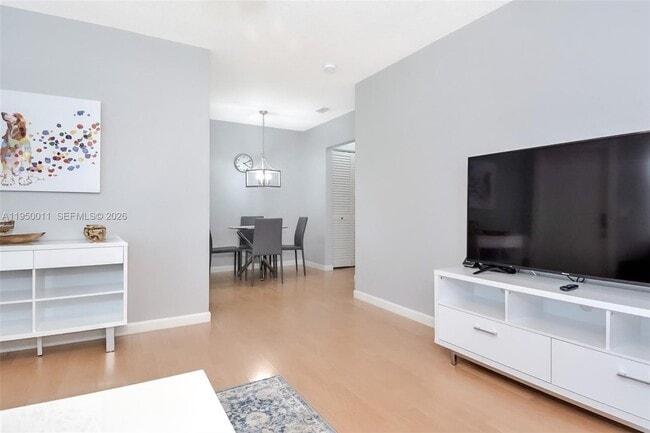 Foto del edificio - 1015 SW 30th St