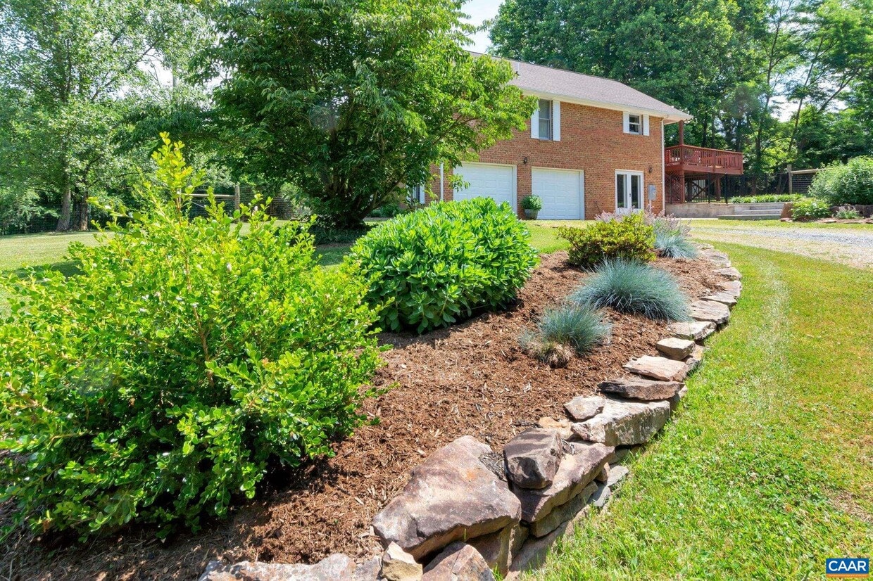 Primary Photo - 2915 N Garden Ln