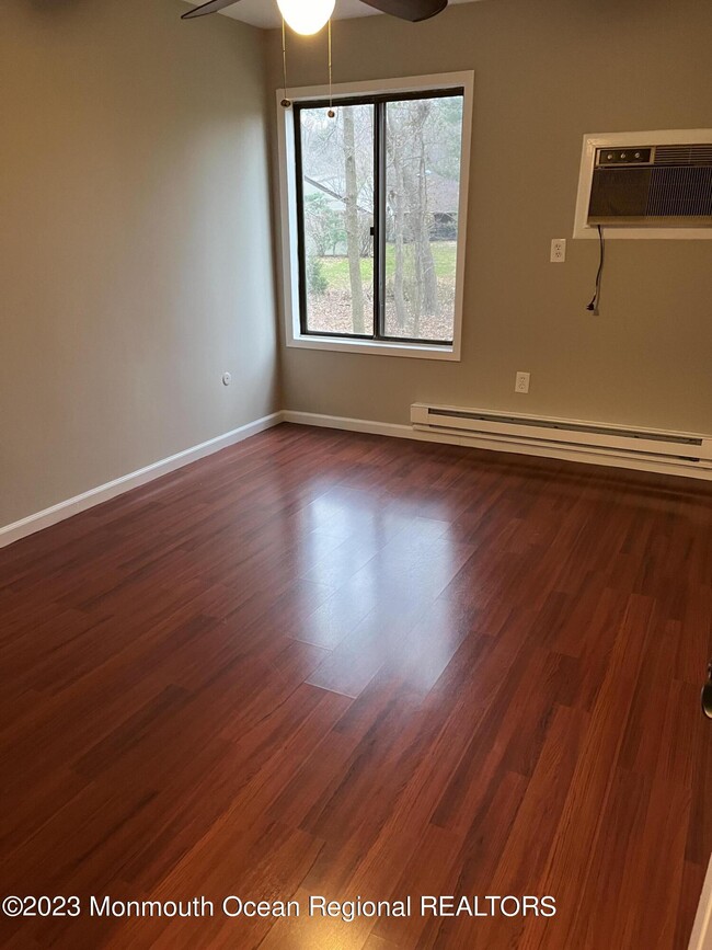 Foto del edificio - 136 Amberly Dr