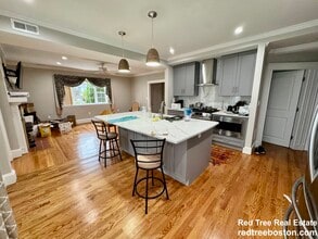 Building Photo - 68 Manet Rd