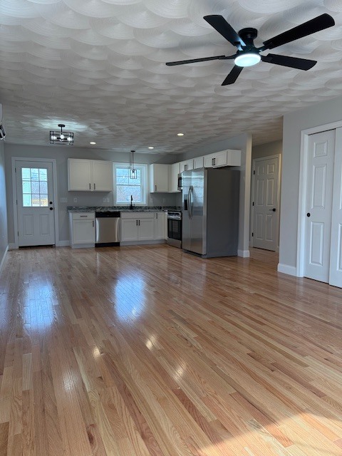 Building Photo - 27 Baker St