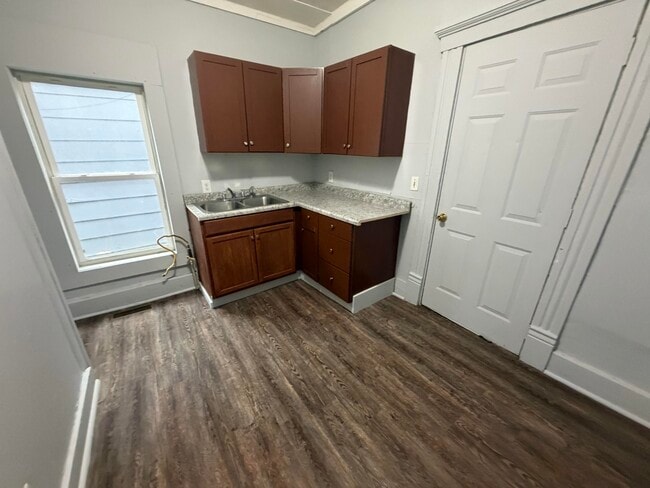 Building Photo - 1129-A Jackson-