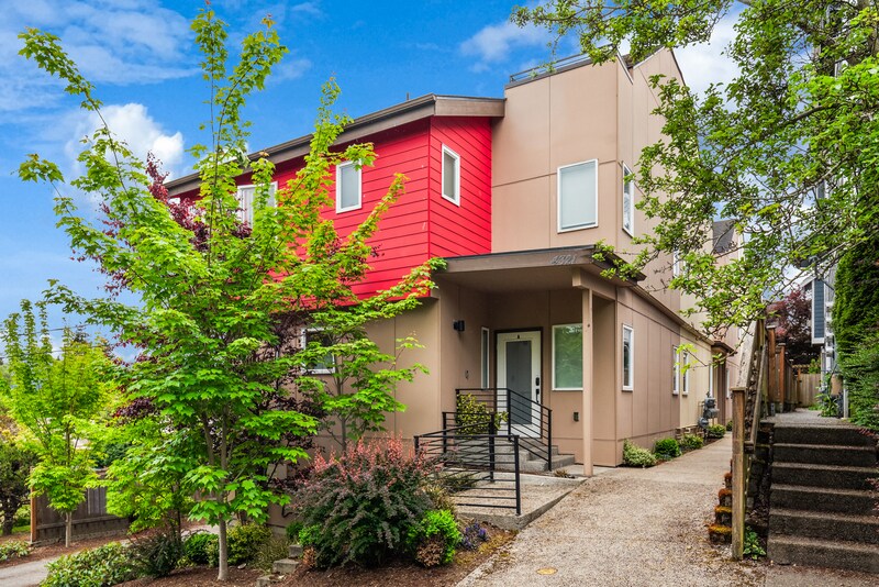 Foto principal - 4321 S Webster St