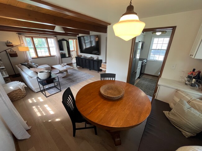 Foto del edificio - Charming Greendale Single Family Home!
