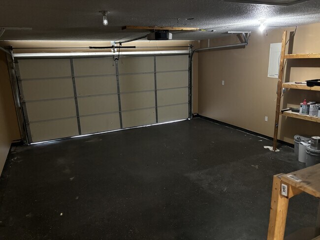 Foto del edificio - 1042 Live Oak Dr