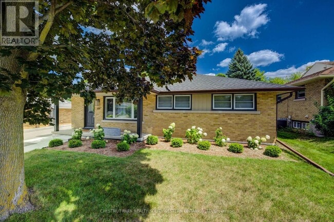 Building Photo - 144 Ellis Crescent S