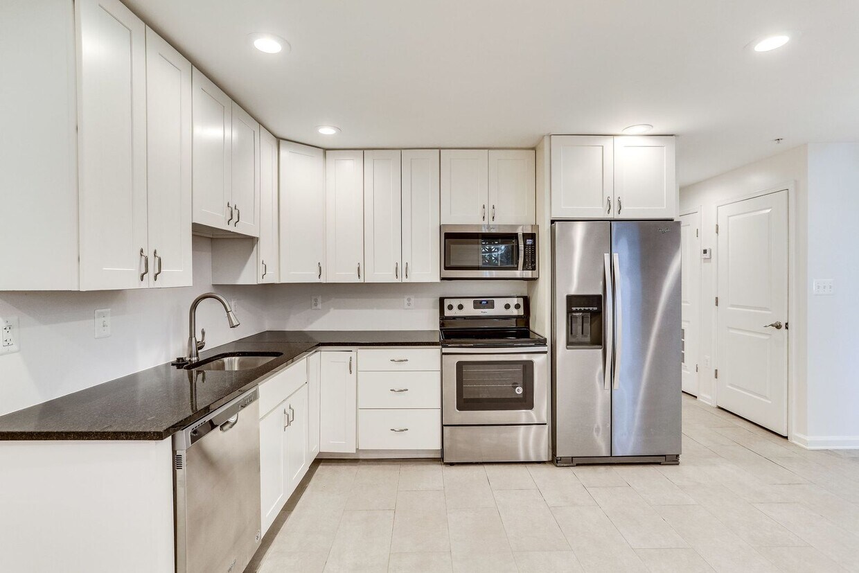 Primary Photo - 730 Taylor St NW