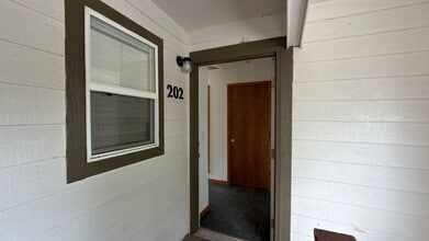 Building Photo - 1042 Tierra Ln