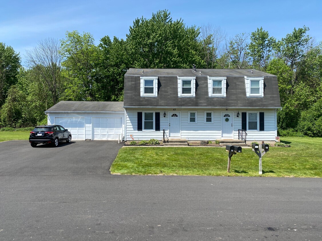 left side - 63 Willowick Dr