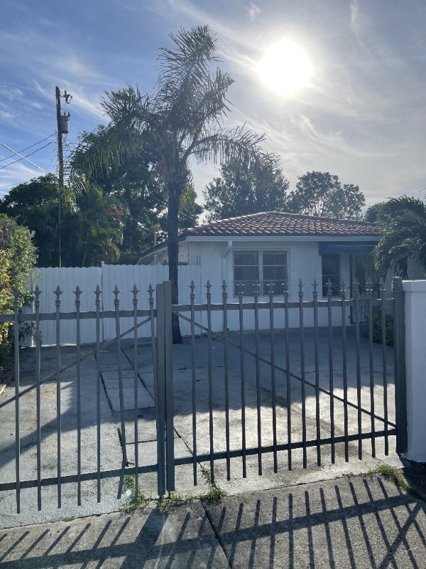 Building Photo - 1151 SW 24th Ave