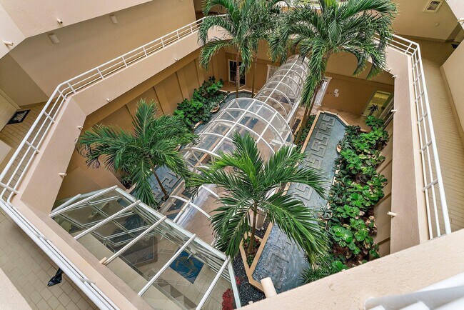 Foto del edificio - 176 Helios Dr