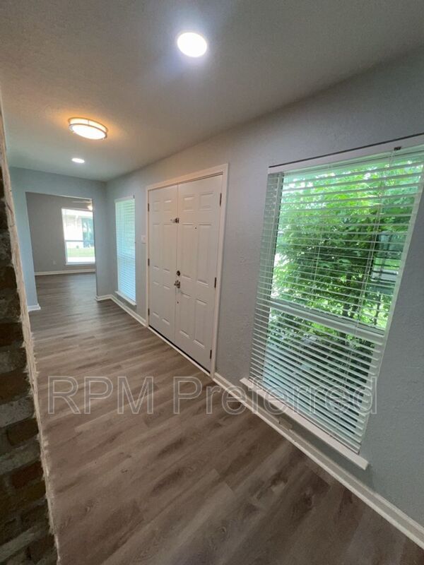 Foto del edificio - 27226 W Pyeatt Ln