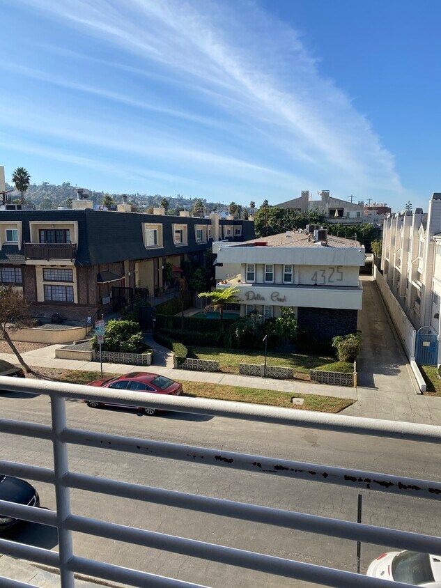 4328 Mammoth Ave Unit 104, Sherman Oaks, CA 91423 Condo for Rent in