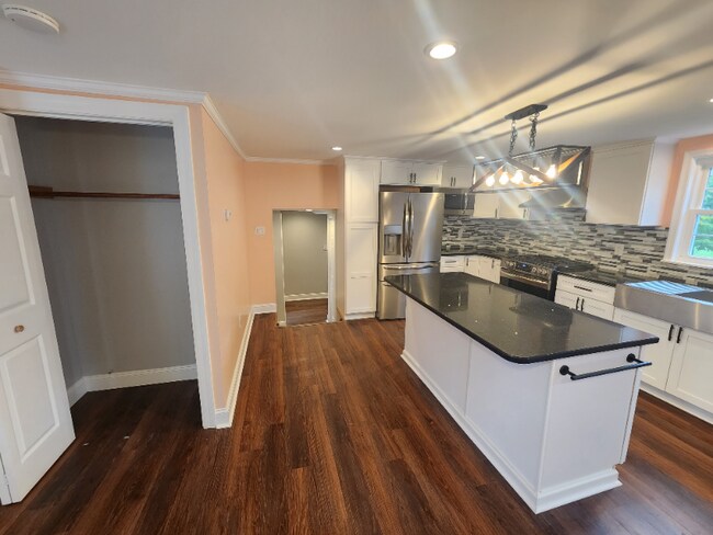 Building Photo - 5258 Chestnut Ridge Rd
