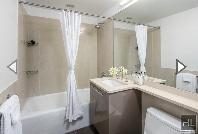 Building Photo - No Fee West 93rd Street Luxury Modern Livi...