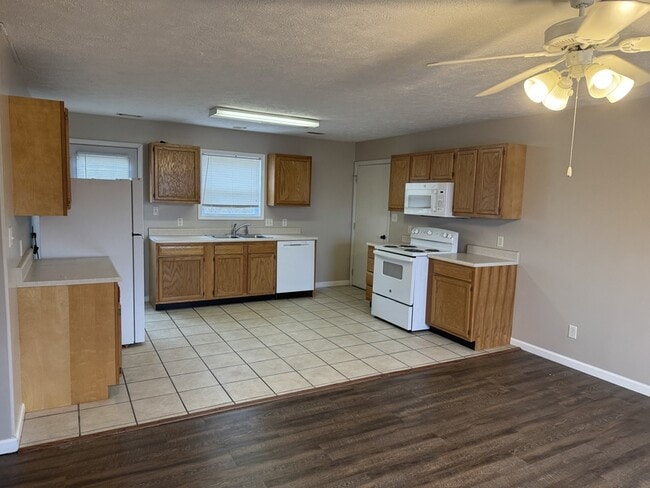 Building Photo - 306 N Ferne Clyffe Rd