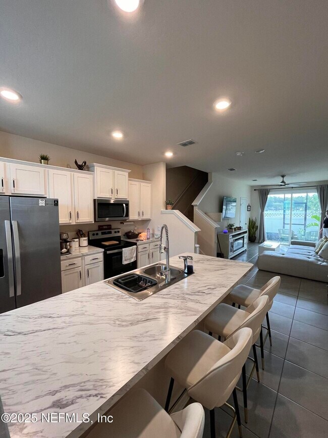 Foto del edificio - 3925 Oak Mill Rd