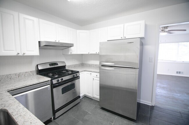 Foto del edificio - 4322 Glenwood Pkwy