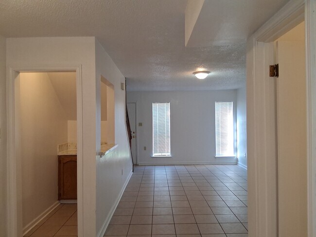 Foto del edificio - 118 Oak Ridge Ave