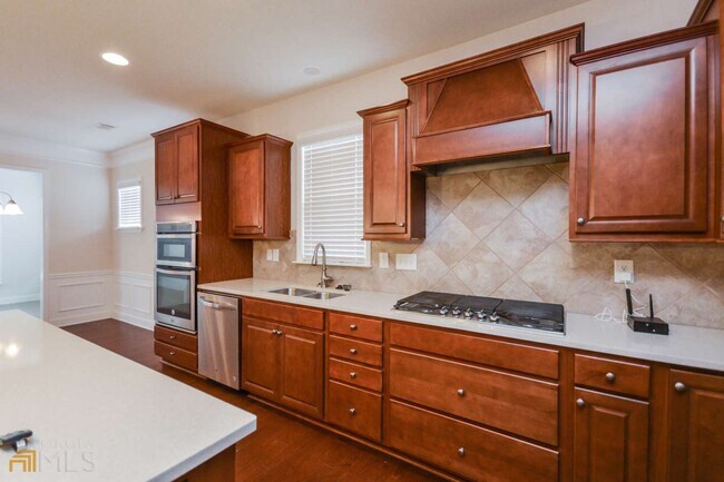 Building Photo - 717 Firefly Ct